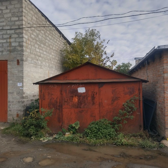 Гараж металевий з місцем - фото 1