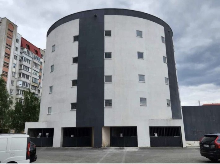 Гараж в центрі міста по вул. Грушевського - фото 1