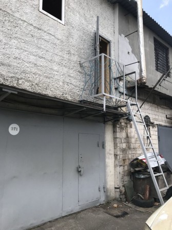 Продам двоповерховий цегляний гараж - фото 1