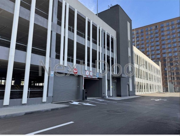 Паркінг на вул. В.Змієнка ,32 - фото 1