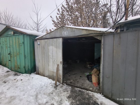 Продам гараж Б 52 Троєщина Деснянський ринок власник Киев