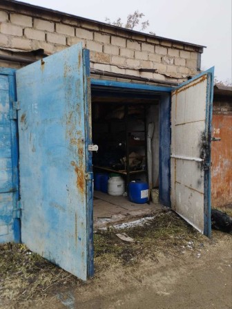 Продам капитальный охраняемый гараж в центре города - фото 1