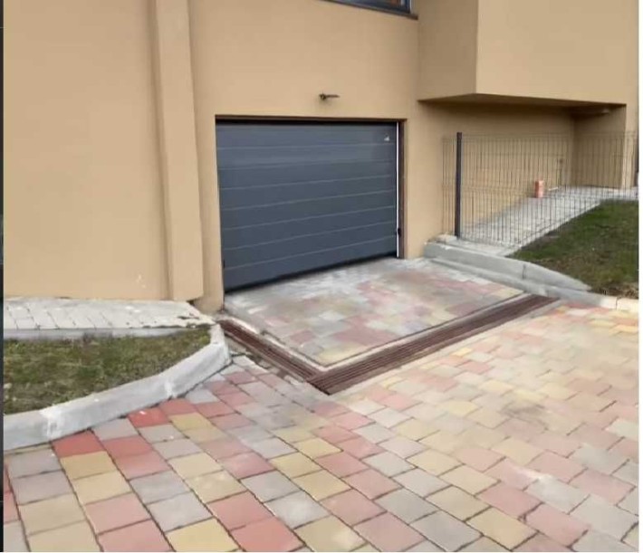 Оренда закритого паркомісця 15кв. в новобудові, вул. Молдавська - фото 1