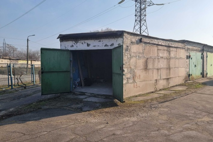 Продам капитальный гараж ОГРОМНЫЙ - фото 1