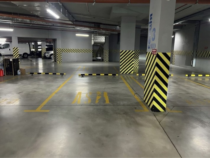 Підземний паркінг Кадорр на Каманіна. 44, 43, 45, 48, 27, 32 Перлини - фото 1