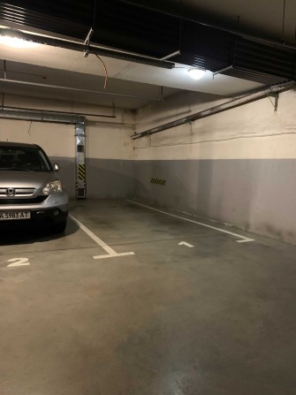 місце в підземному паркінгу - фото 1