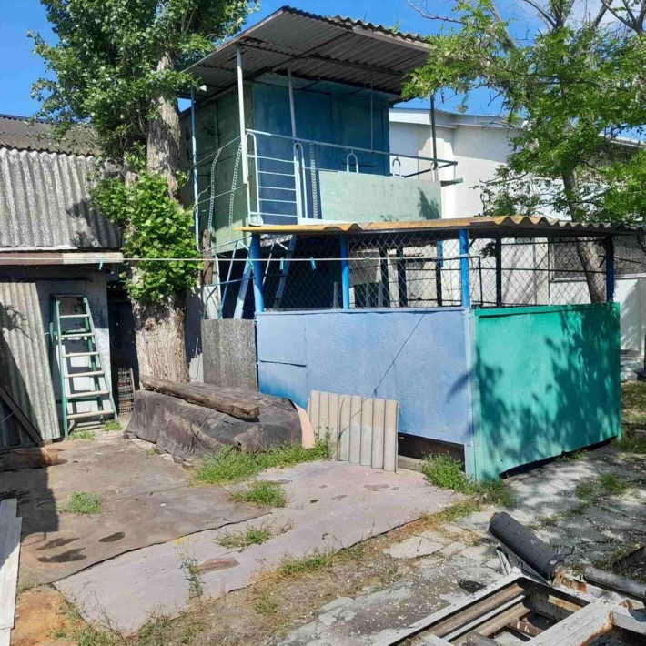 Продам металический бокс с навесом - фото 1