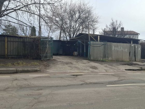 Продам место на крытой охраняемой автостоянке на Таирова