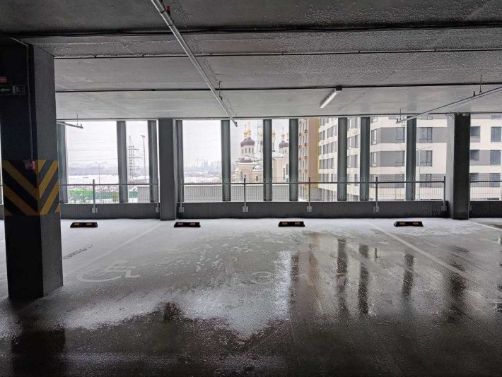 ЖК Варшавский 3. Змиенка 32. Паркинг 30 м2 - фото 1