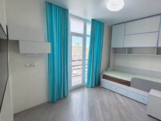 Продаж 3-к квартири, 70 м², вул. Аболмасова 4а, з генератором Київ
