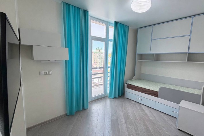 Продаж 3-к квартири, 70 м², вул. Аболмасова 4а, з генератором - фото 1