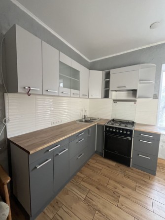 Продається будинок з ремонтом та меблями, місце для машини, закрита те - фото 1