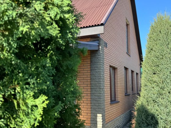 Двоповерховий будинок