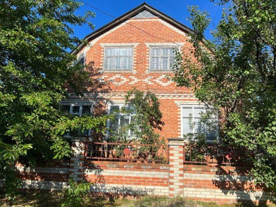 Продам двоповерховий будинок у м. Охтирка Ахтырка