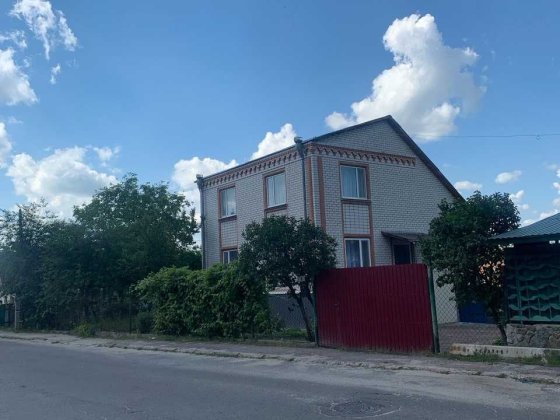 Продам будинок двоповерховий з цокольним поверхом Бердичев