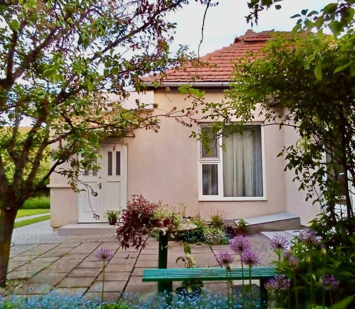 Продається будинок у самому центрі м. Берегове - фото 1