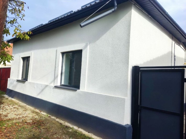 Берегове центр продається будинок, в центрі міста - фото 1