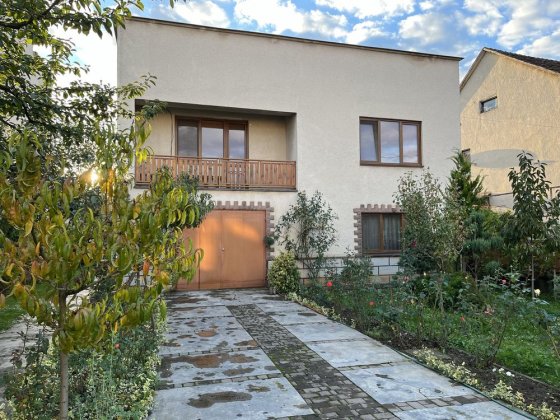 Дім 232 м2 приват ділянка 7 сот Берегово Бем Йожефа 62-A Берегове