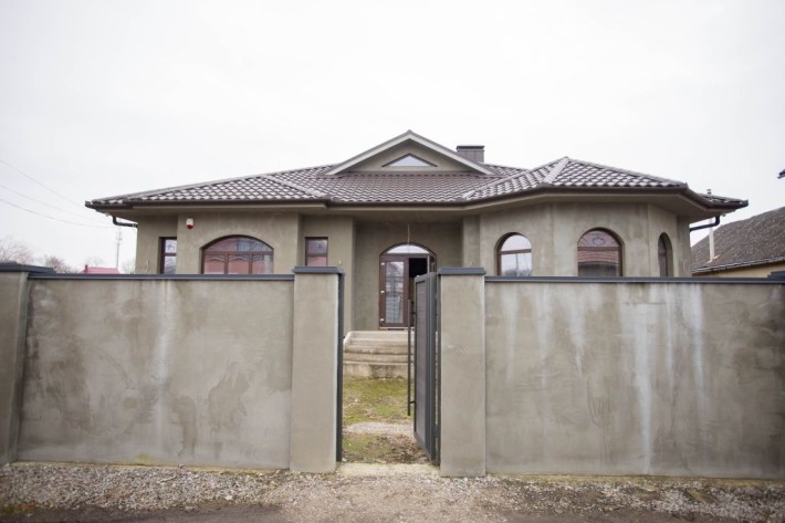 Продається будинок в самому центрі м.Берегово. - фото 1
