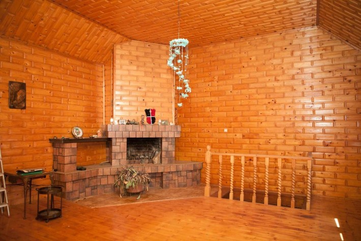 Будинок в Берегові для проживання чи бізнесу - фото 1