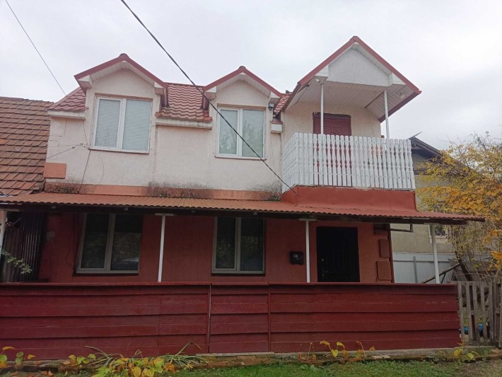 ПРОДАЖ 2-х кімнатного будинку у центральній часчтині Берегова,мансарда - фото 1