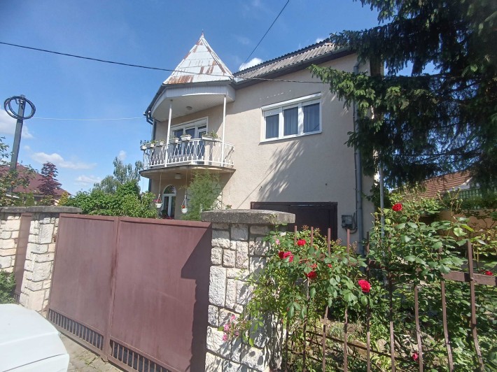 ПРОДАЖ 2-х поверхового цегляного будинку 1990-х у Берегові, жилий стан - фото 1