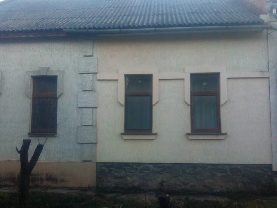 Продається одноповерховий житловий будинок у місті Берегові Берегове