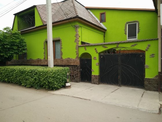 Будинок у центрі Берегово - ідеальний для бізнесу та комфортного життя Берегово