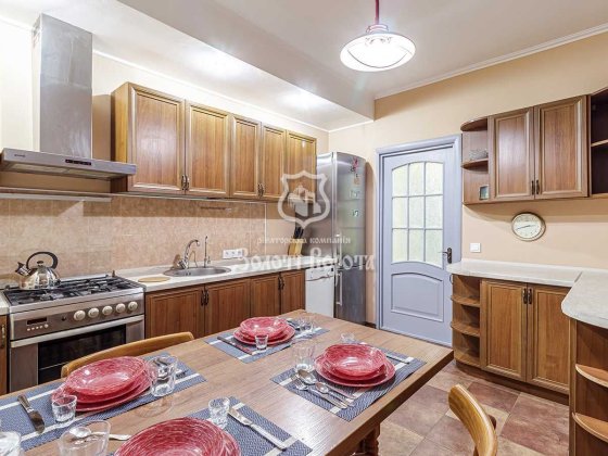 Будинок, 7к, 2 поверхи, 12 соток. Боярка, Києво-Святошинський район Боярка