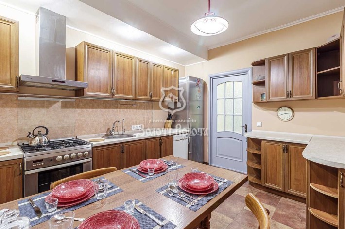 Будинок, 7к, 2 поверхи, 12 соток. Боярка, Києво-Святошинський район - фото 1