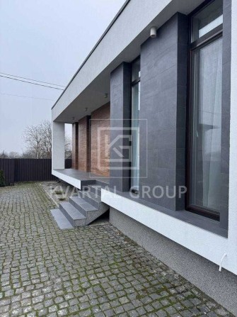 Продаж шикарного будинку з дизайнерським ремонтом.Оформлення мінімальн - фото 1