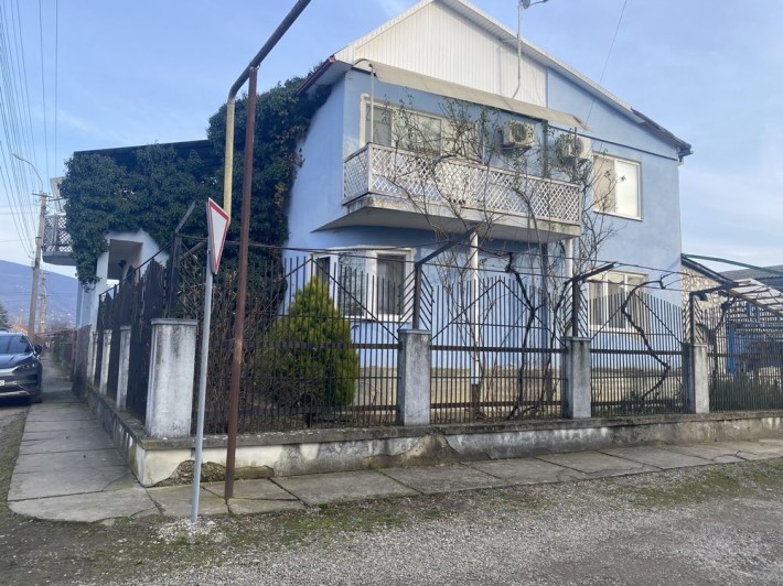 Продаж будинку у дуже хорошому р- ні м. Виноградів - фото 1