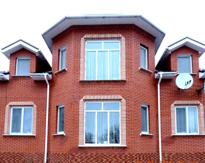 Васильків. Продам будинок в центрі міста. Газ,гараж. Документи. - фото 1