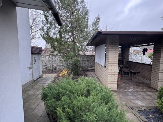 Будинок 106 м² в районі Чайки з електрикою 24/7 і навісом на 2 авто Кам'янське