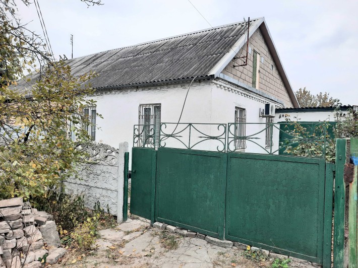 ПРОДАЖ 1/2 частини будинку в районі школи № 35 - фото 1