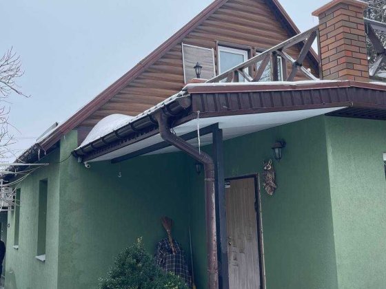 Продам сучасний будинок в селищі Високий. Високий