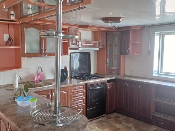 Продається половина дома з великою приватною теріторією. Глухов