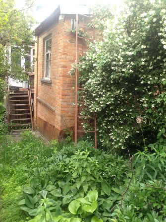 Пiвдома  з давнiм ремонтом з огроженою терiторiею12.5соток. - фото 1