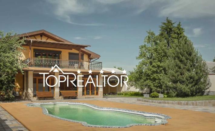 Сучасний заміський котедж із басейном у селищі Високий - фото 1