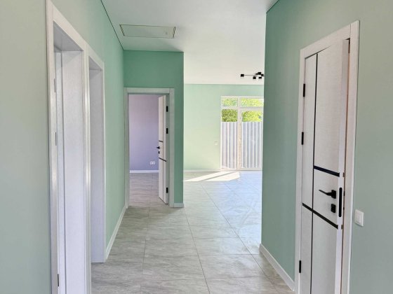 Сучасний будинок з новим ремонтом. СЕРТИФІКАТ Гостомель