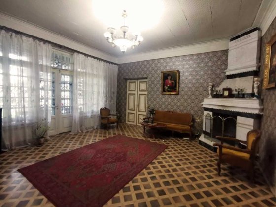 Продам 2эт. дом 200кв.м в центре города Кам'янське