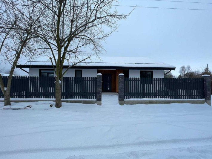 Будинок 107 м² з терасою і ділянкою 10 соток - фото 1