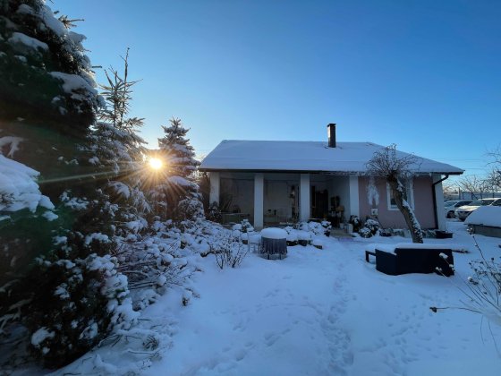 Будинок з ремонтом 120м2 біля самого озера на 20 сотках Сертифікат Гостомель