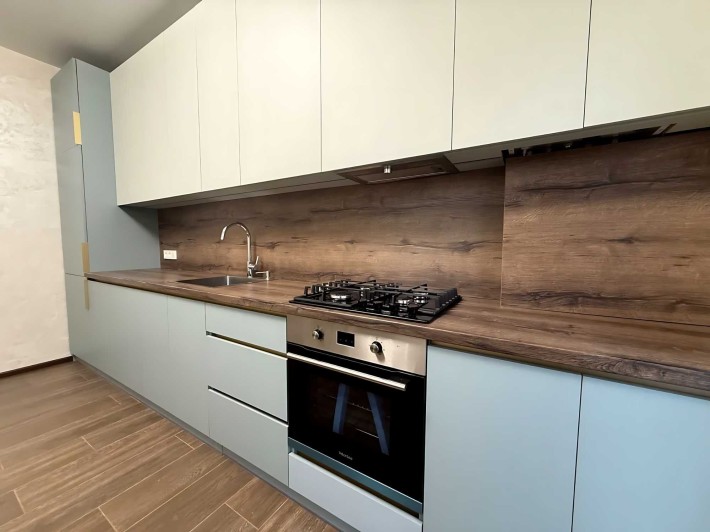 Продам Таун з Ремонтом в Чудовій Локації. - фото 1