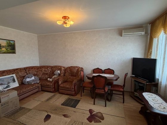 Продаж 4-х кімнатної квартири. Вулиця Павла Глазового.