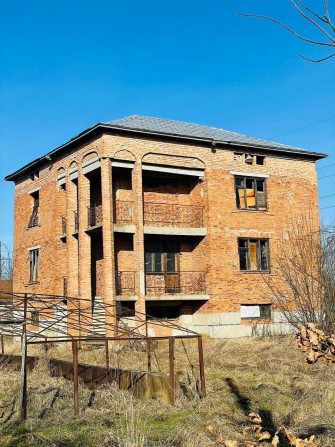 Недобудова 70% готовності, 576 м², с. Раневичі, 23 сотки, Дрогобич 1хв - фото 1