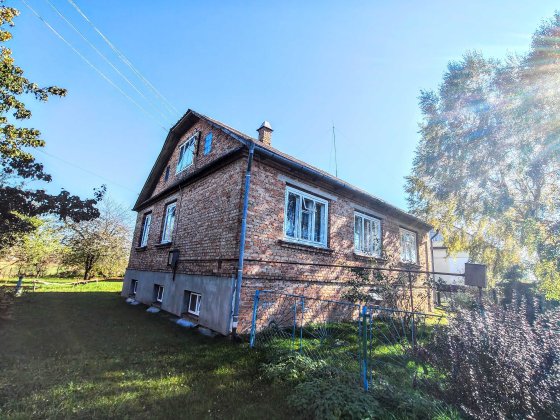 Добротний цегляний будинок з усіма зручностями в с.Плоска Дубно