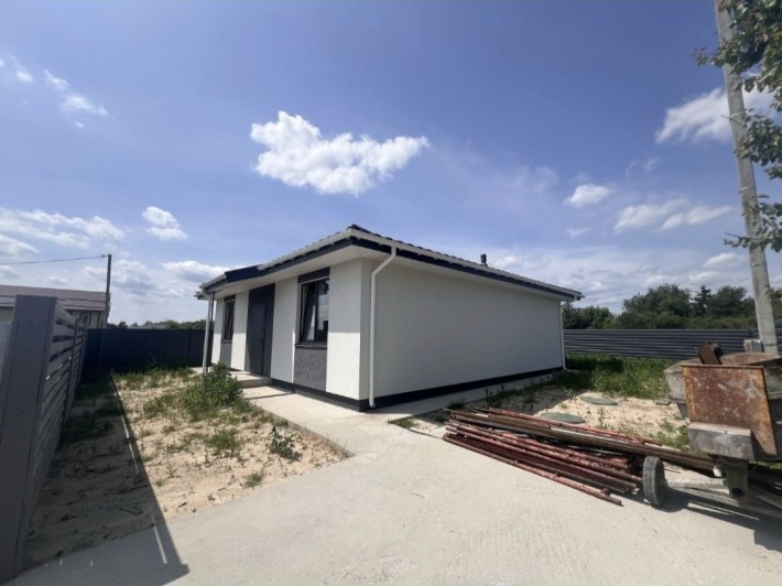 Одноповерховий будинок в Гостомелі площею 89,1 кв.м на ділянці 4 сотки - фото 1