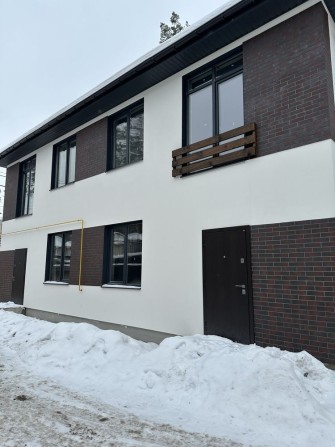 Сучасний Дуплекс у лісі біля парку - фото 1