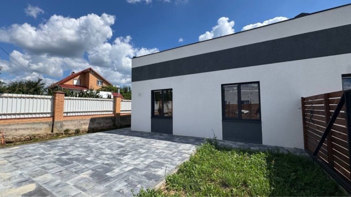 Кутовий таунхаус в Гостомелі з ГАЗОМ - фото 1